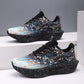 Lichtempfindliche Sneaker mit Spritzmuster